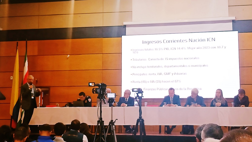 La UAN Sede Tunja participó en el I Congreso Departamental de Comercio Exterior