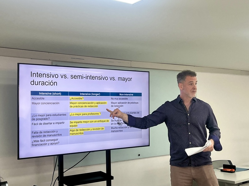 Encuentro académico internacional fortalece la reflexión sobre escritura y publicación en la UAN
