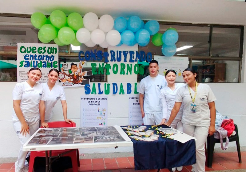 Estudiantes de Enfermería de la UAN llevaron bienestar y prevención a la Semana de la Salud de la Universidad La Gran Colombia