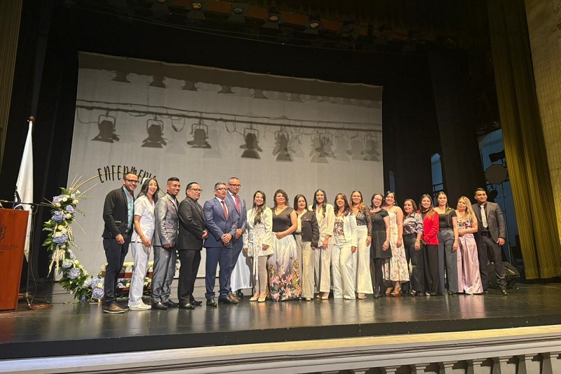Estudiantes de Enfermería UAN vivieron emotivas ceremonias de Paso de la Luz y entrega de insignias