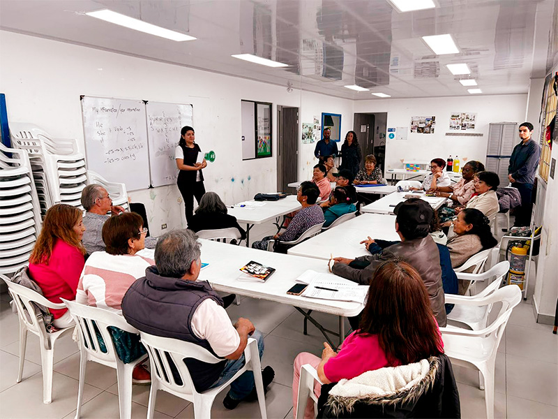 Facultad de Educación de la UAN culmina con éxito el curso “English for Seniors I” junto al Centro Día Palabras Mayores