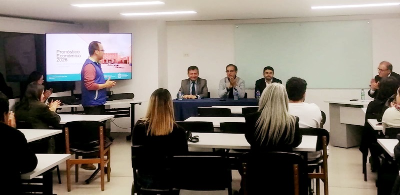 Perspectivas económicas 2026: análisis y debate en la UAN