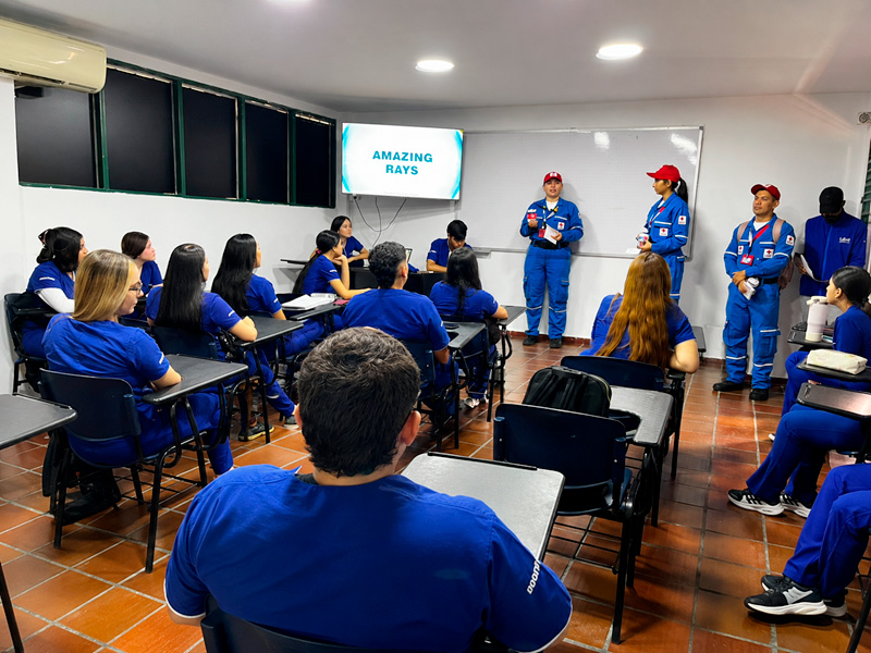 La UAN Cúcuta conmemora el Día de la Banderita promoviendo la solidaridad y la ayuda humanitaria