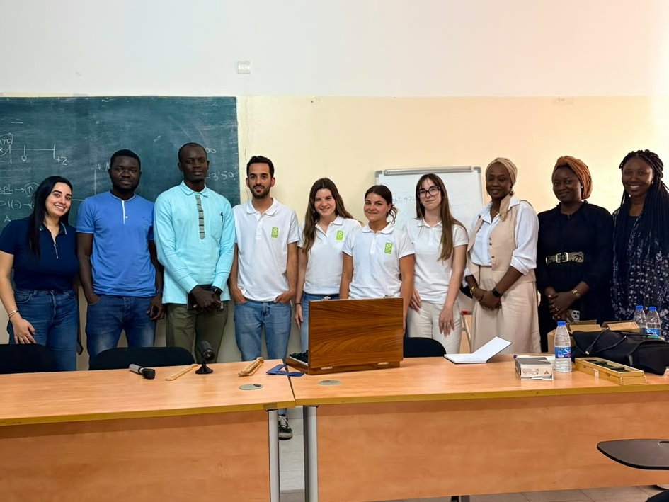 La Universidad Antonio Nariño fortalece la salud visual infantil en Senegal mediante misión internacional de cooperación académica