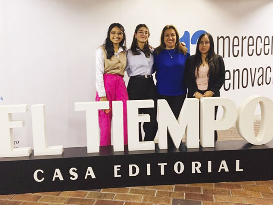 EquipoEstudiantesFusionarteTeamUANGanaConcursoDiarioElTiempo